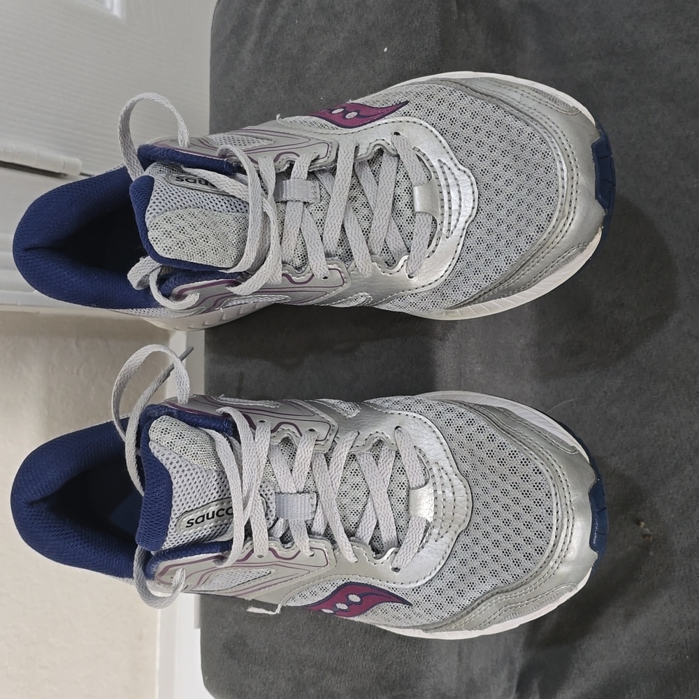 8.5 Women Saucony Shoes
